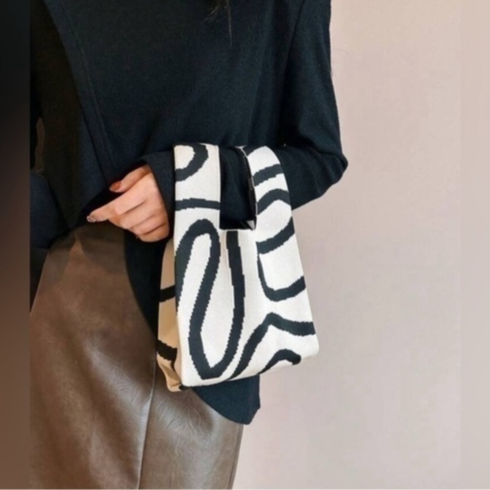 ✨NEW Stylish Black and White Women's knit woven  Bag - Picture 3 of 12